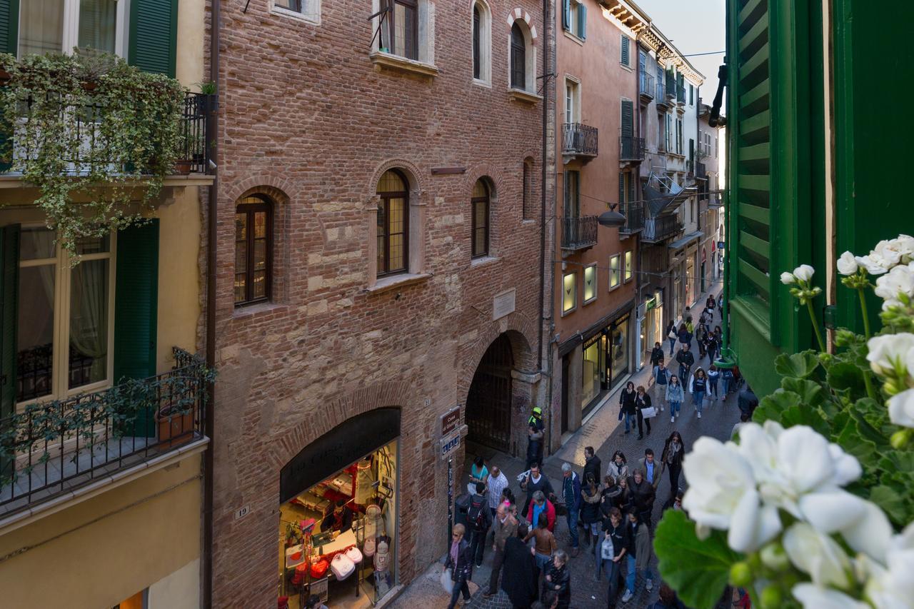 Domus Verona - Incantevole Residenza Difronte A Casa Giulietta 外观 照片